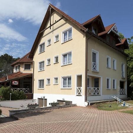 Hotel Francoise Balatonlelle Luaran gambar