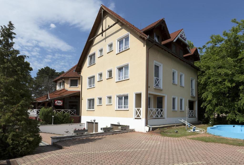 Hotel Francoise Balatonlelle Luaran gambar