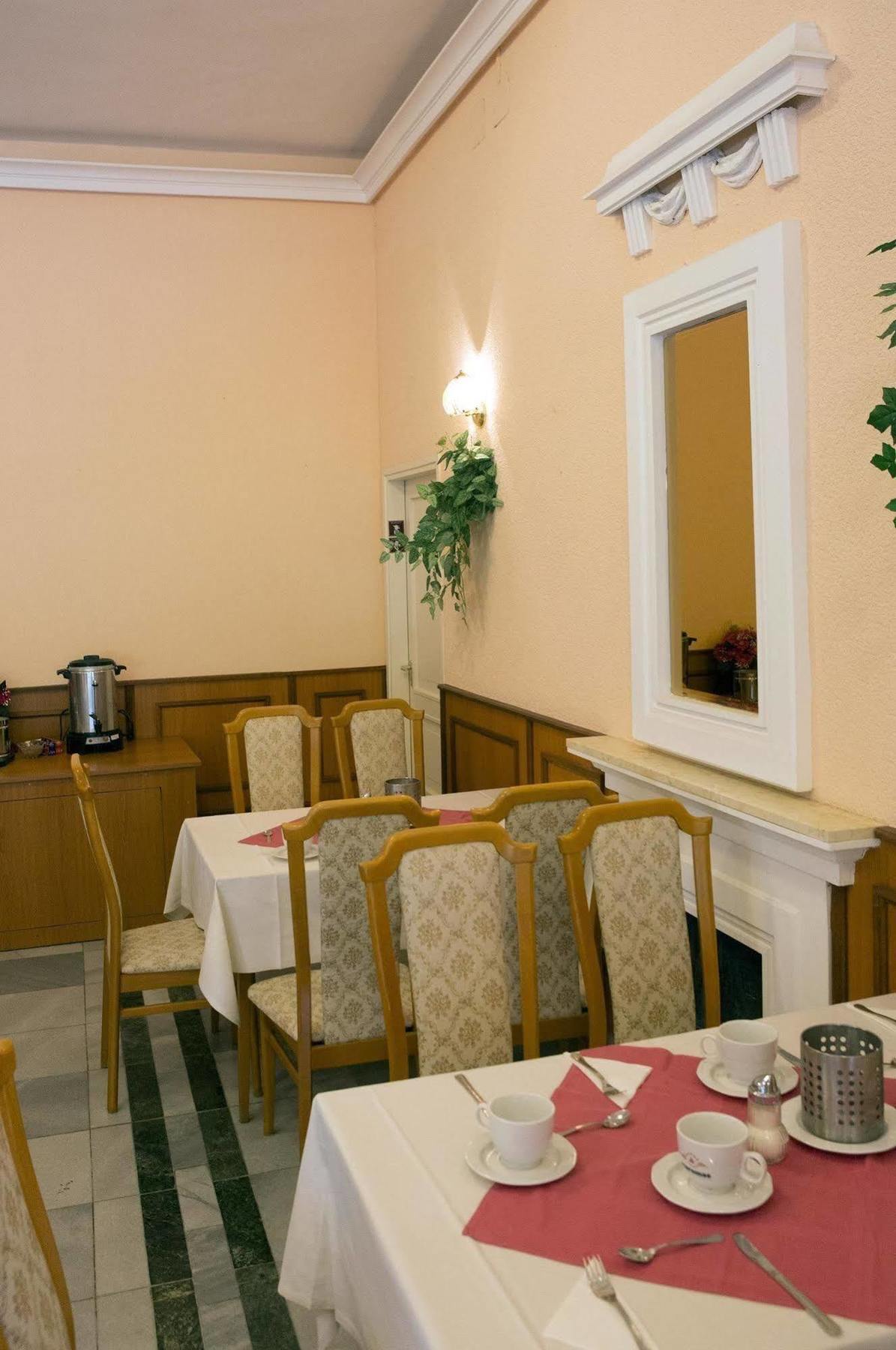 Hotel Francoise Balatonlelle Luaran gambar