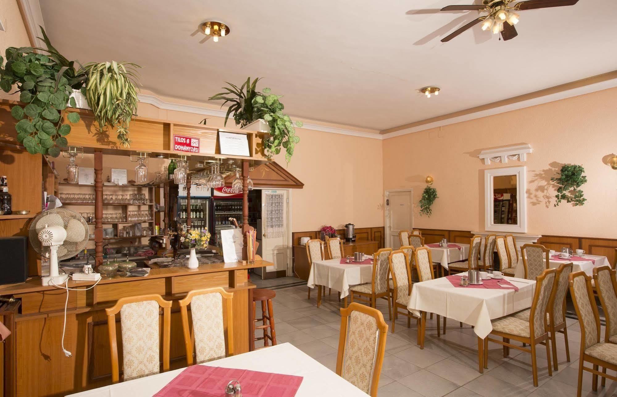 Hotel Francoise Balatonlelle Luaran gambar