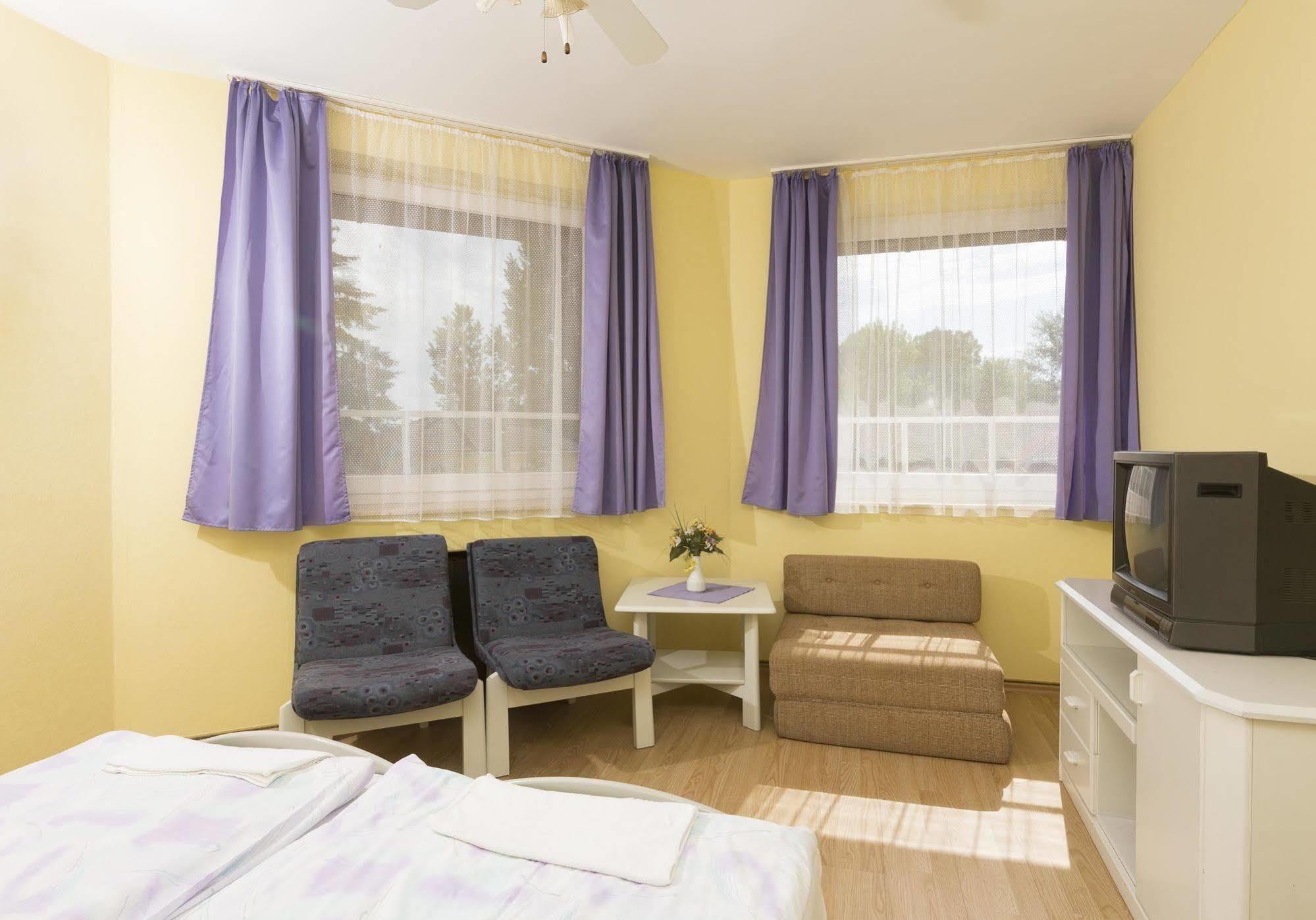 Hotel Francoise Balatonlelle Luaran gambar