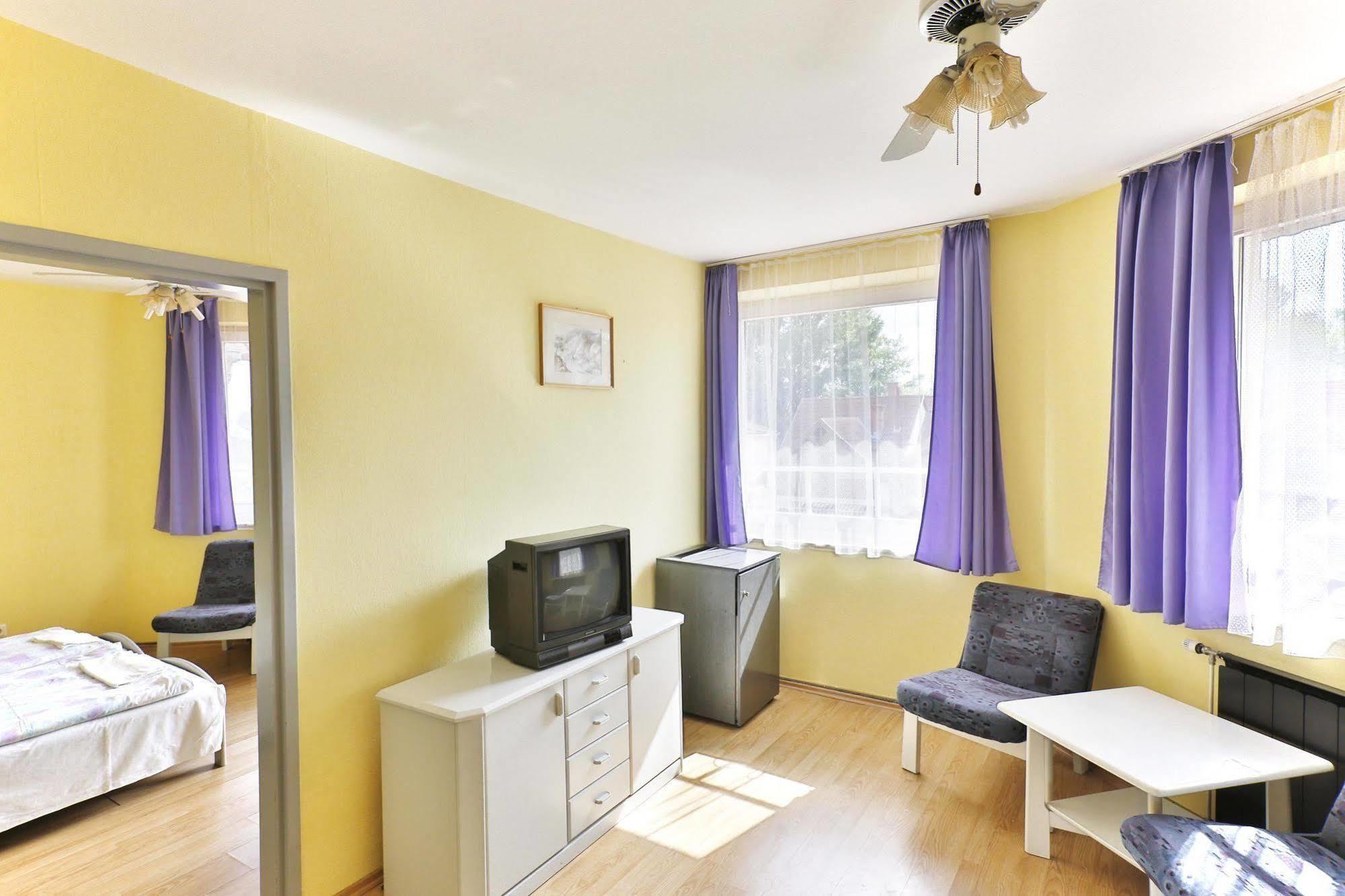 Hotel Francoise Balatonlelle Luaran gambar